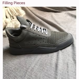 Size 10 Filling Pieces grey sneaker